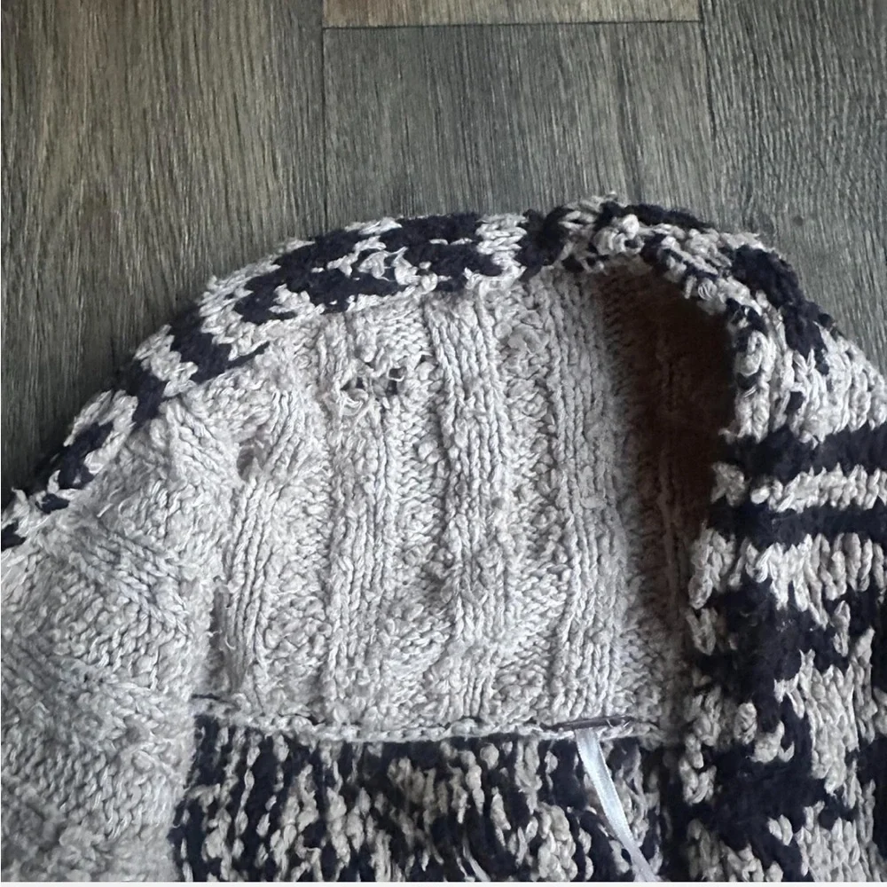 Black and White Knit Cardigan - Picture 2 of 3